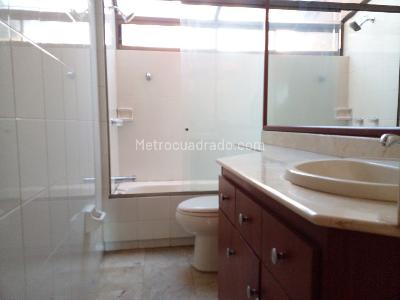 Casa de 3 alcobas en venta en El Poblado, Medellín, 250 m² · foto 19 de 20