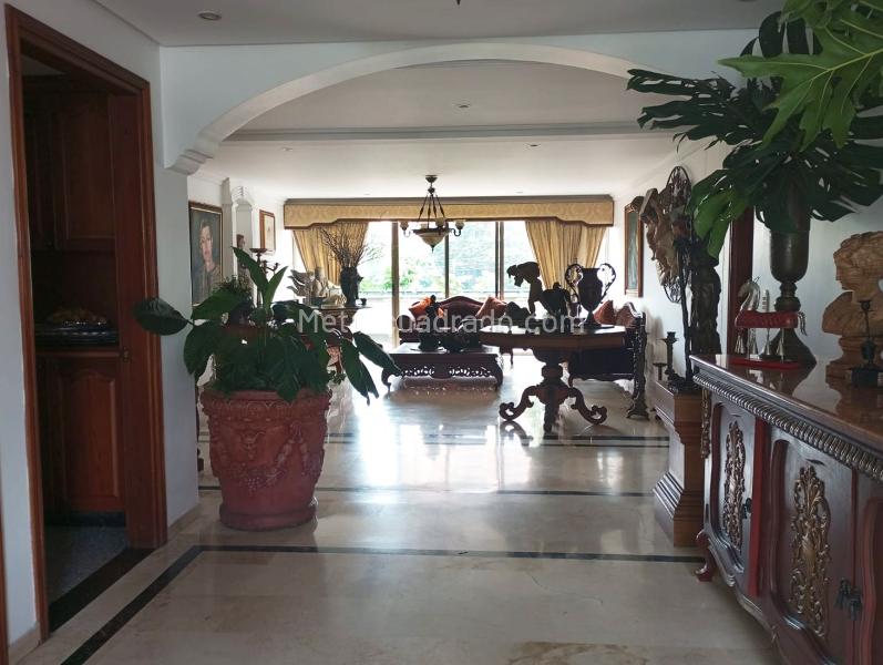 Spacious 3BR Apartment with Terrace in El Poblado