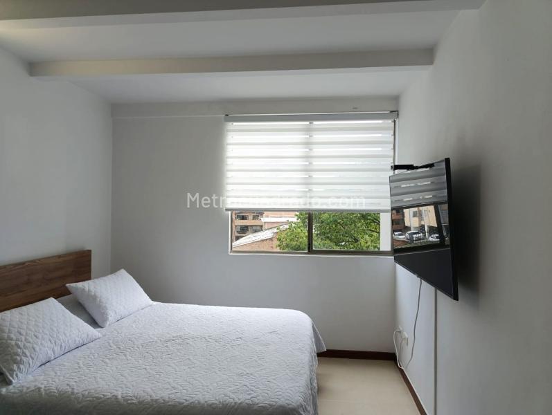 Furnished 2BR Apartment Near Malls in El Poblado - 8