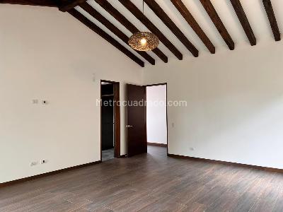 Casa de 3 alcobas en venta en Rionegro, Rionegro, 362 m² · foto 8 de 19