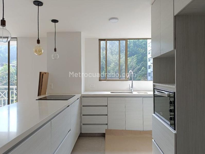 Cozy 3BR Apartment in El Poblado - 8