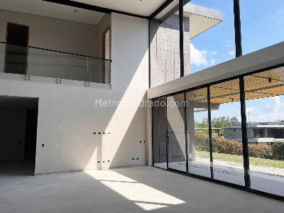 Casa de 5 alcobas en venta en Rionegro, Rionegro, 722 m² · foto 2 de 19
