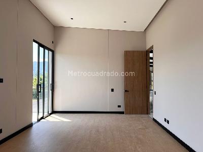 Casa de 5 alcobas en venta en Rionegro, Rionegro, 722 m² · foto 8 de 19