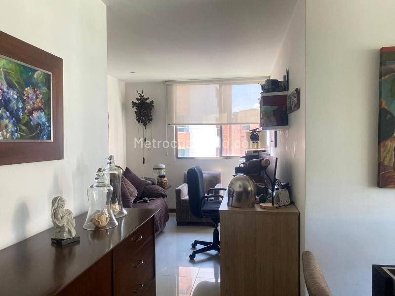 Apartamento de 2 Alcobas con Balcón y Parqueadero Cubierto en El Poblado - 8