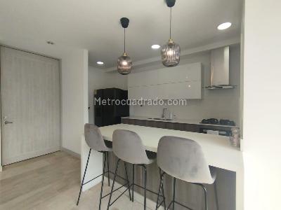 Apartamento de 2 alcobas en arriendo en El Poblado, Medellín, 100 m² · foto 7 de 17
