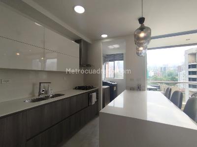 Apartamento de 2 alcobas en arriendo en El Poblado, Medellín, 100 m² · foto 8 de 17