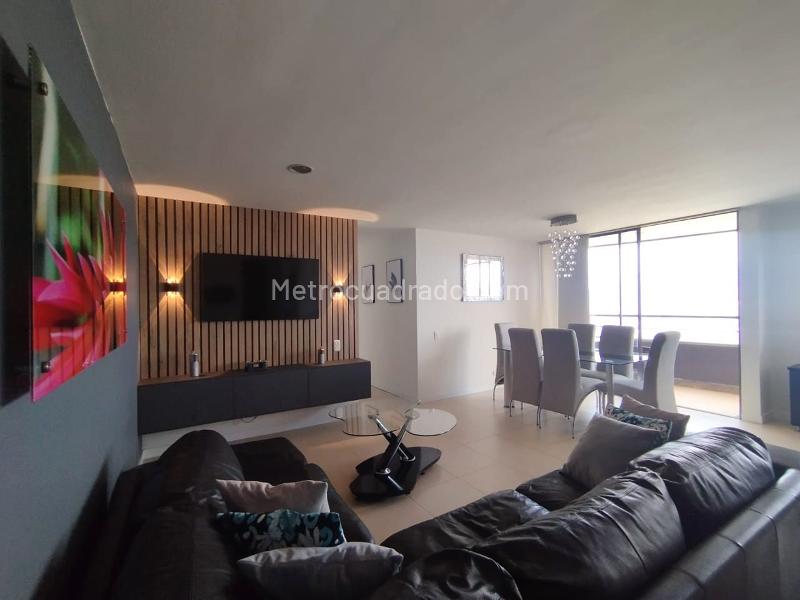 Furnished 3BR Apartment with Pool in El Poblado - 2
