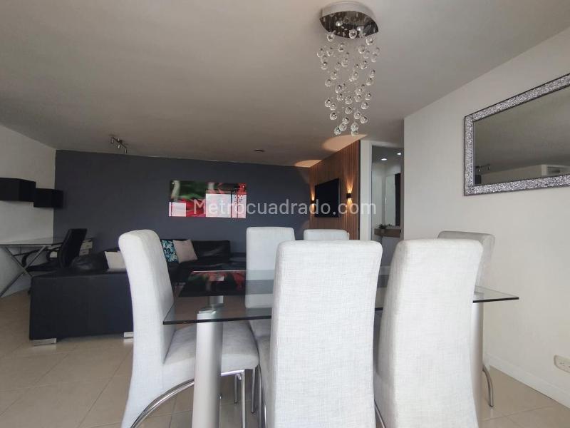 Furnished 3BR Apartment with Pool in El Poblado - 3
