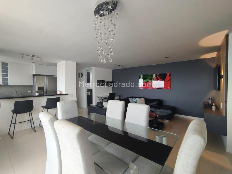 Furnished 3BR Apartment with Pool in El Poblado - 4