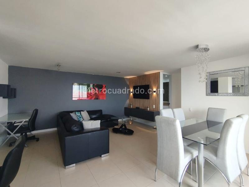 Furnished 3BR Apartment with Pool in El Poblado - 5