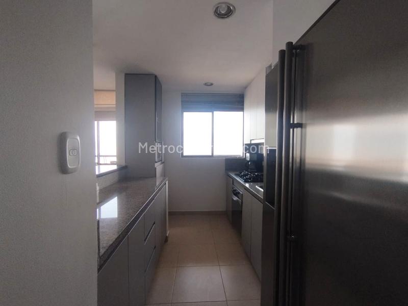 Furnished 3BR Apartment with Pool in El Poblado - 8