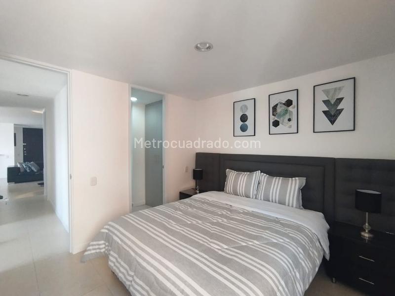 Furnished 3BR Apartment with Pool in El Poblado - 9