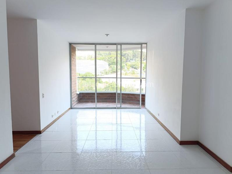 2BR Apartment with Balcony and Covered Parking in El Poblado