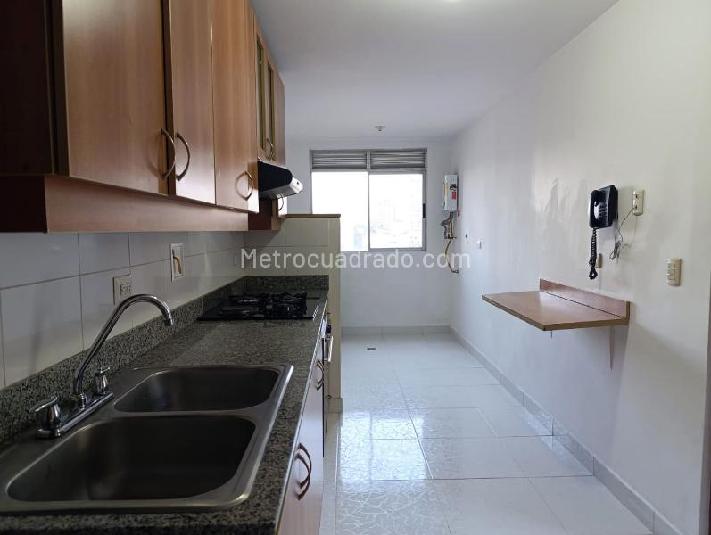 2BR Apartment with Balcony and Covered Parking in El Poblado - 5