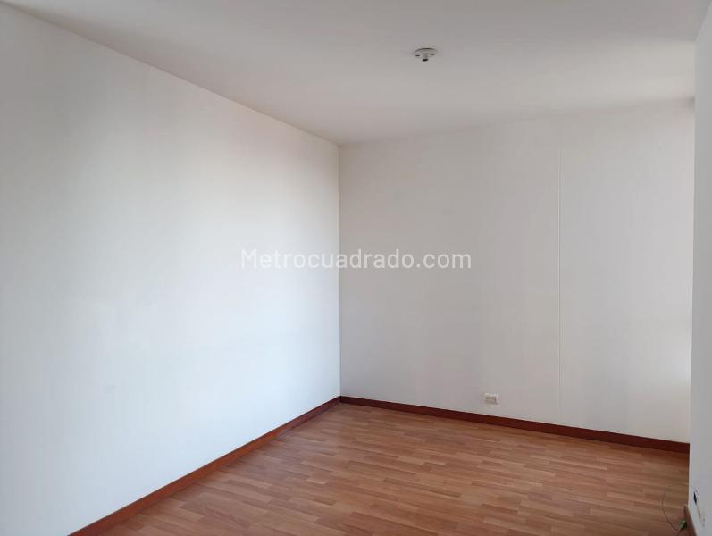 2BR Apartment with Balcony and Covered Parking in El Poblado - 7