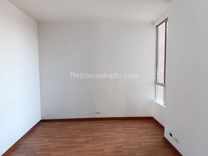 2BR Apartment with Balcony and Covered Parking in El Poblado - 8