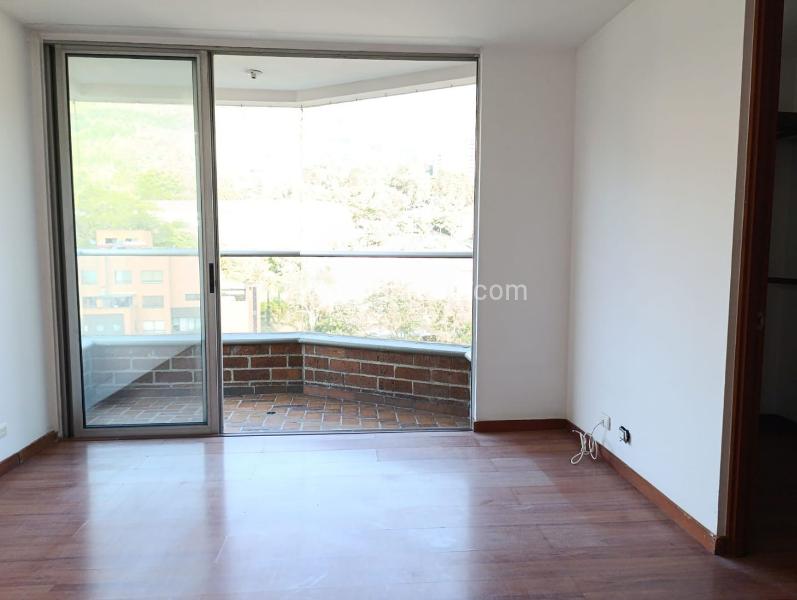 2BR Apartment with Balcony and Covered Parking in El Poblado - 9