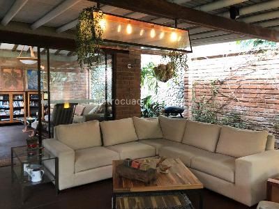 Casa en arriendo en El Poblado, Medellín · foto 2 de 15