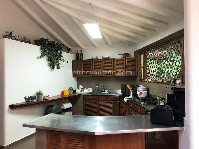 Casa en arriendo en El Poblado, Medellín · foto 4 de 15