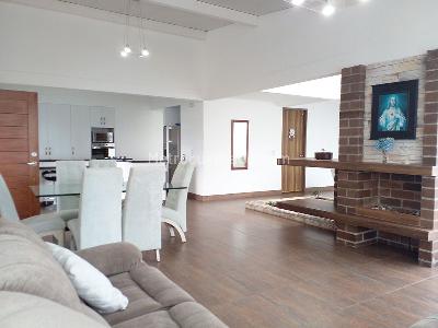 Casa en venta en Envigado, Envigado · foto 3 de 19
