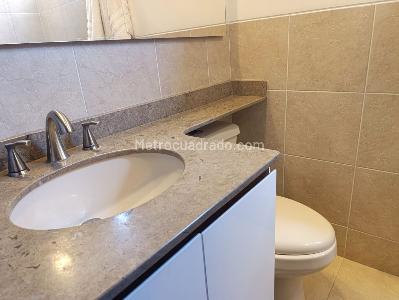Apartamento de 3 alcobas en venta en El Tesoro, Medellín, 254 m² · foto 18 de 19
