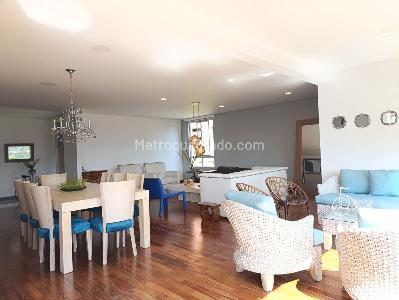 Apartamento de 3 alcobas en venta en El Tesoro, Medellín, 254 m² · foto 3 de 19