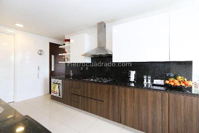 Apartamento de 3 alcobas en venta en El Tesoro, Medellín, 254 m² · foto 6 de 19