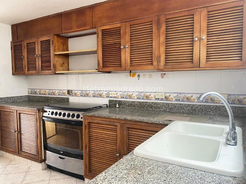 Casa – Envigado, Valle de Aburrá - Más