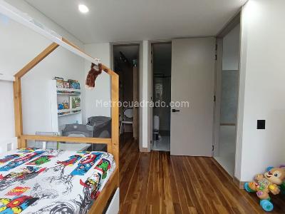 Apartamento de 3 alcobas en venta en El Tesoro, Medellín, 230 m² · foto 13 de 19