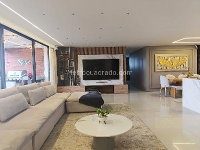 Apartamento de 3 alcobas en venta en El Tesoro, Medellín, 230 m² · foto 4 de 19
