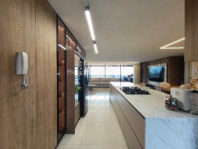 Apartamento de 3 alcobas en venta en El Tesoro, Medellín, 230 m² · foto 8 de 19