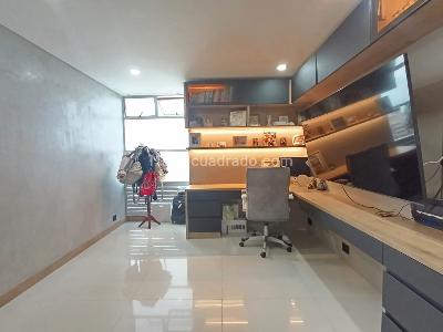 Apartamento de 3 alcobas en venta en El Tesoro, Medellín, 230 m² · foto 9 de 19