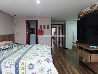 Apartamento de 3 alcobas en venta en El Tesoro, Medellín, 183 m² · foto 12 de 20