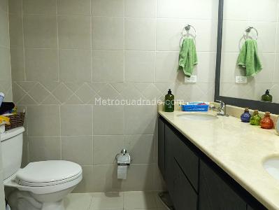 Apartamento de 3 alcobas en venta en El Tesoro, Medellín, 183 m² · foto 18 de 20