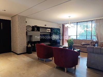 Apartamento de 3 alcobas en venta en El Tesoro, Medellín, 183 m² · foto 3 de 20