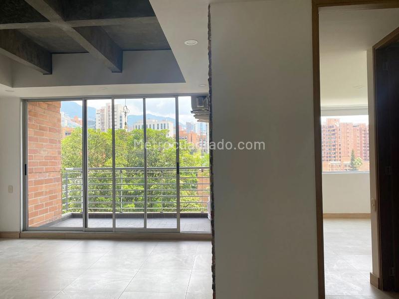 Apartamento con Encanto de 2 Alcobas Cerca del Metro en El Poblado - 3