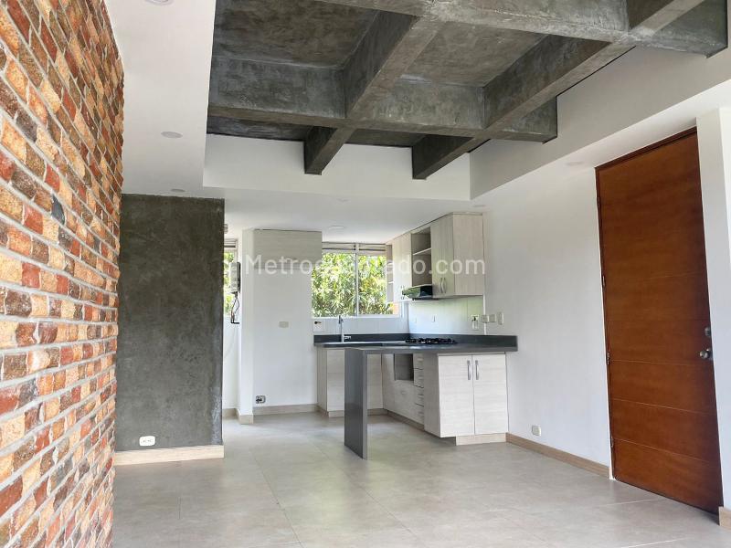 Apartamento con Encanto de 2 Alcobas Cerca del Metro en El Poblado - 6