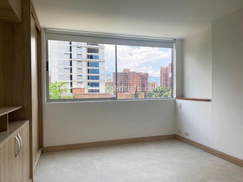 Apartamento con Encanto de 2 Alcobas Cerca del Metro en El Poblado - 9