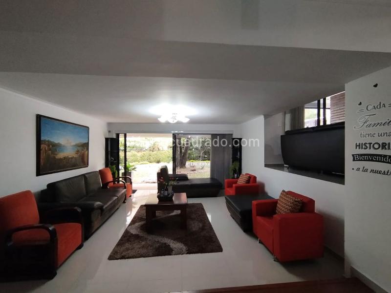 Apartamento Amoblado de 3 Alcobas con Terraza en El Poblado - 2