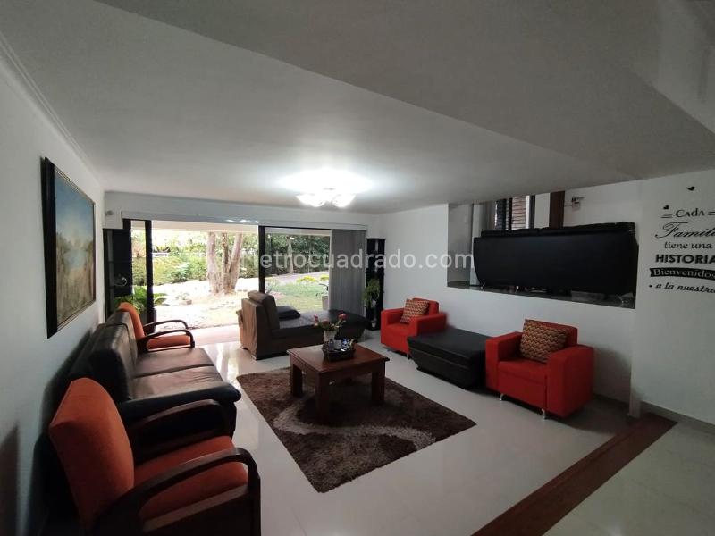 Apartamento Amoblado de 3 Alcobas con Terraza en El Poblado - 3