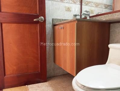 Apartamento de 2 alcobas en arriendo en El Poblado, Medellín, 72 m² · foto 12 de 13