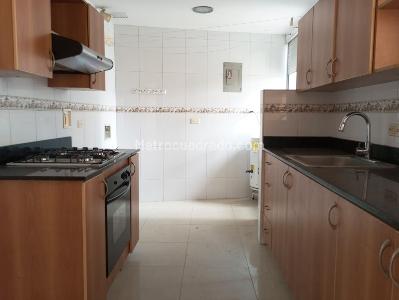 Apartamento de 2 alcobas en arriendo en El Poblado, Medellín, 72 m² · foto 3 de 13