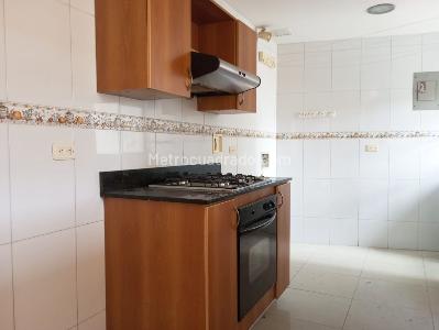 Apartamento de 2 alcobas en arriendo en El Poblado, Medellín, 72 m² · foto 5 de 13