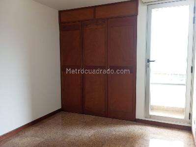 Apartamento de 2 alcobas en arriendo en El Poblado, Medellín, 72 m² · foto 9 de 13