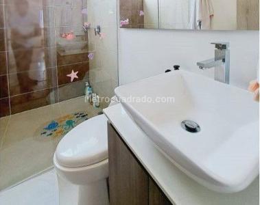 Apartamento de 2 alcobas en venta en El Poblado, Medellín, 108 m² · foto 11 de 13