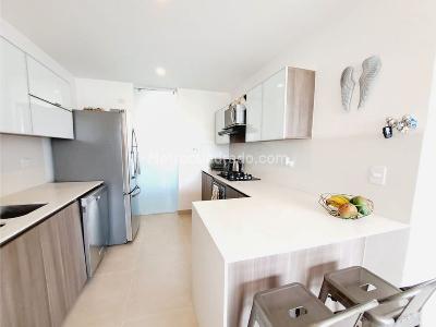 Apartamento de 2 alcobas en venta en El Poblado, Medellín, 108 m² · foto 4 de 13