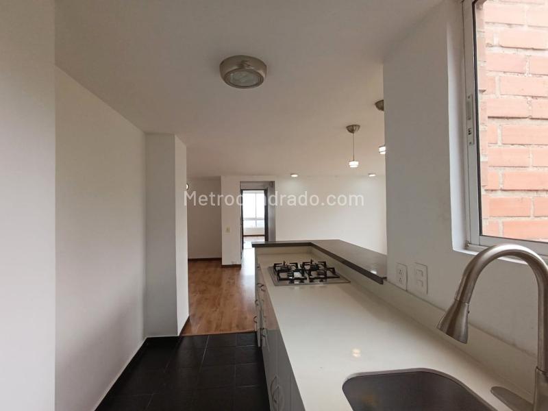 Apartamento de 2 Alcobas en El Poblado con Parqueadero Cubierto - 6