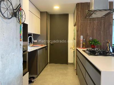 Apartamento en venta en El Poblado, Medellín · foto 6 de 16