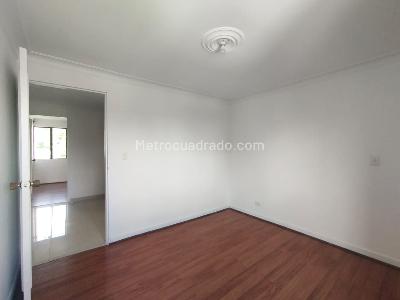 Apartamento de 4 alcobas en arriendo en El Poblado, Medellín, 140 m² · foto 11 de 14