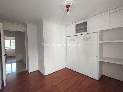 Apartamento de 4 alcobas en arriendo en El Poblado, Medellín, 140 m² · foto 12 de 14